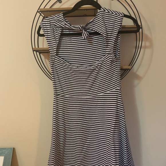 ☀️Aritzia Talula Palmetto Dress - Navy & White - Picture 4 of 4